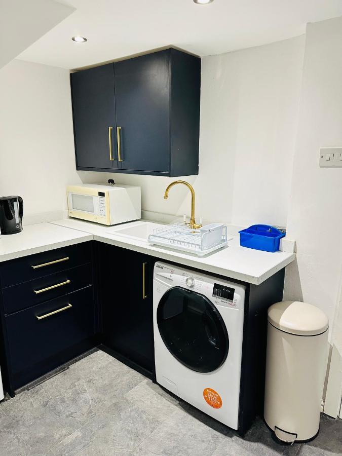 Modern 2 Bedroom Apt Derby City Exteriör bild