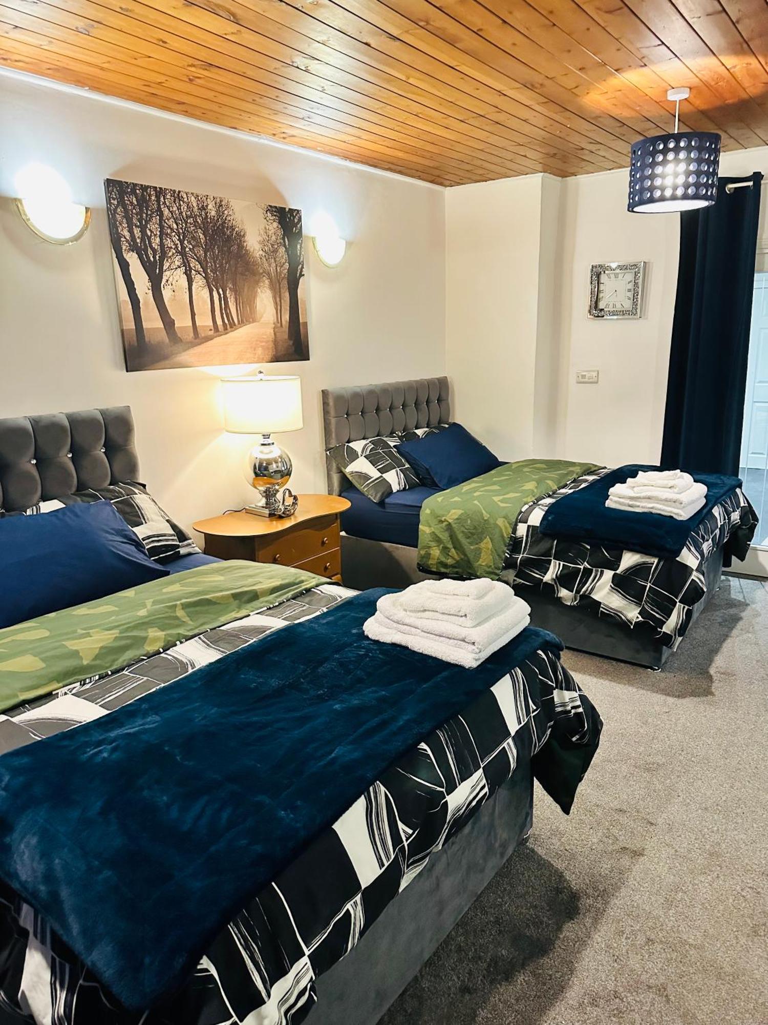 Modern 2 Bedroom Apt Derby City Exteriör bild